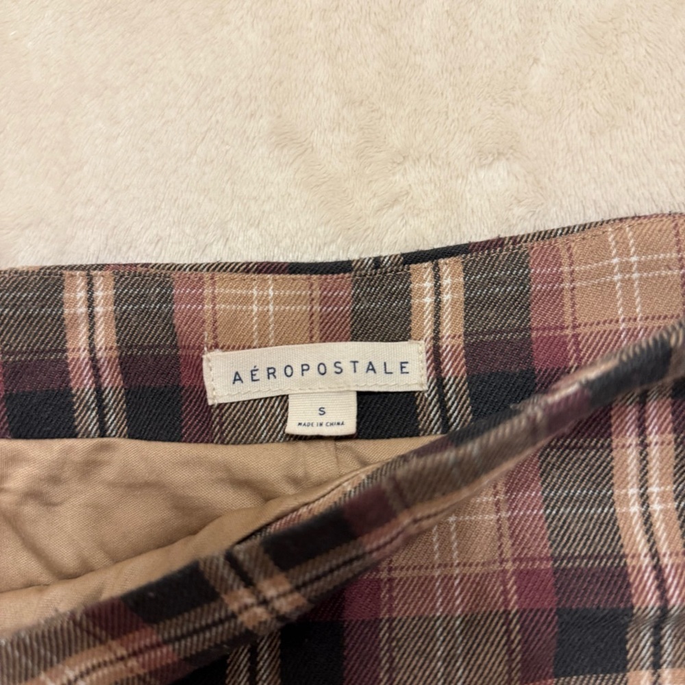 (SOLD) Aeropostale Plaid Mini Skirt in Black and Tan - Picture 2 of 3